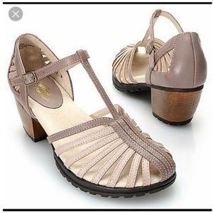 NEW Jambu Sofia Block Heels size 10